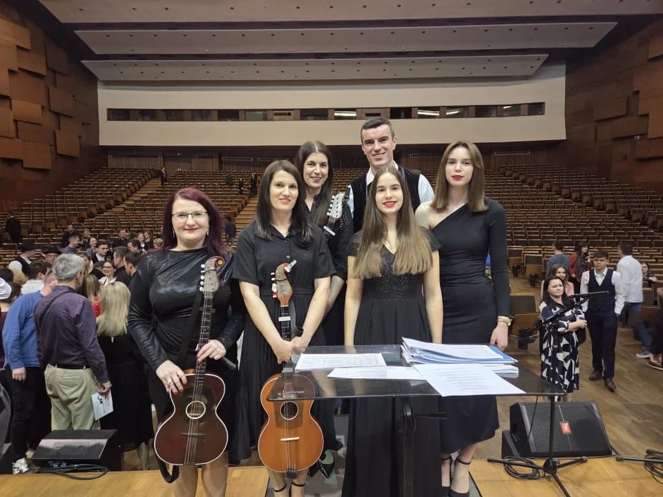 Kutjevački tamburaški orkestar nastupio na 19. Šokačkoj rapsodiji