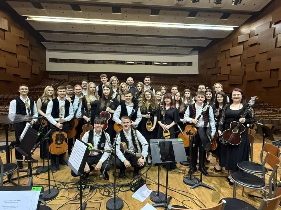Kutjevački tamburaški orkestar nastupio na 19. Šokačkoj rapsodiji