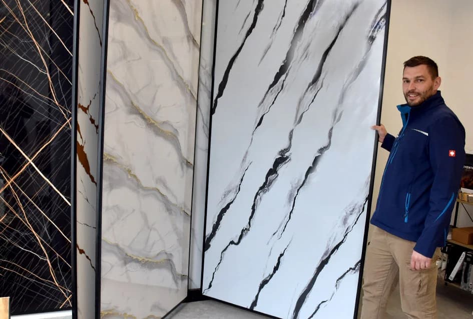Sutra, otvorenje salona „Viniyl store“u Radićevoj ulici - u ponudi materijali za oblaganje podova i zidova