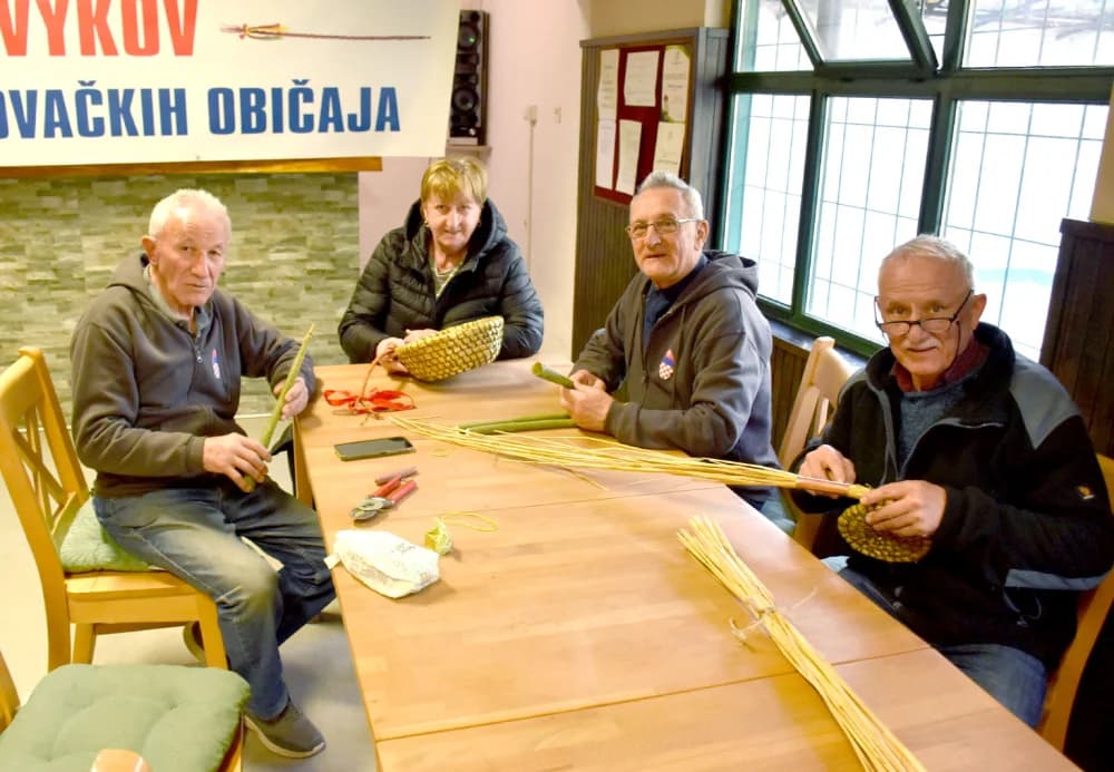 MATICA SLOVAČKA “KUKUČIN – KUNTARIĆ” IZ JAKŠIĆA: Njeguju obačaje starog kraja