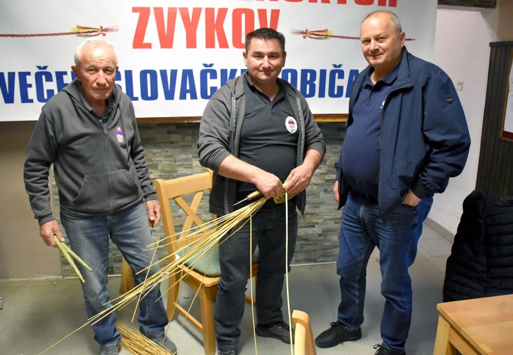 MATICA SLOVAČKA “KUKUČIN – KUNTARIĆ” IZ JAKŠIĆA: Njeguju obačaje starog kraja