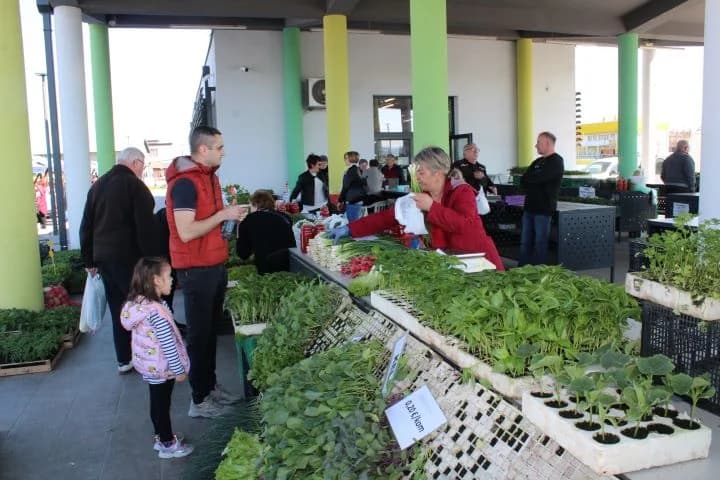 Održan tradicionalni Uskrsni sajam na prostoru Gradske tržnice Pleternica