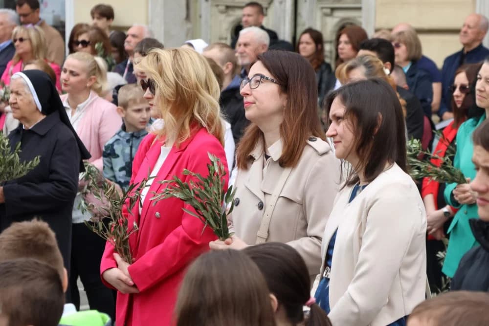 Procesija ulicama grada Požege o blagdanu Cvjetnice – Nedjelje Muke Gospodnje (FOTOGALERIJA)