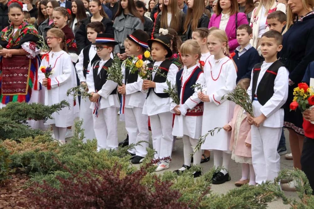 Procesija ulicama grada Požege o blagdanu Cvjetnice – Nedjelje Muke Gospodnje (FOTOGALERIJA)