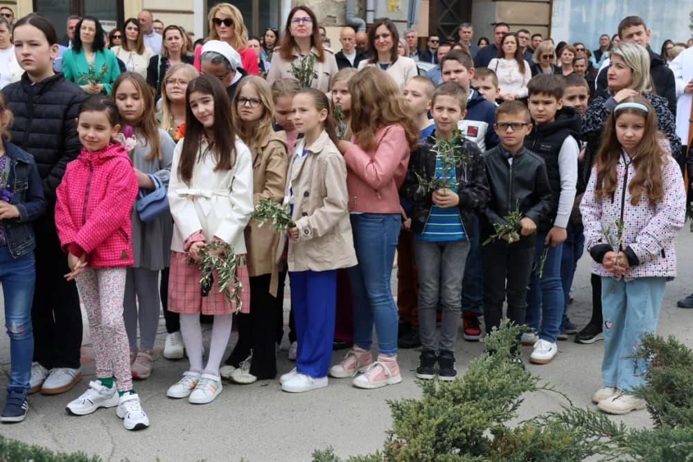 Procesija ulicama grada Požege o blagdanu Cvjetnice – Nedjelje Muke Gospodnje (FOTOGALERIJA)