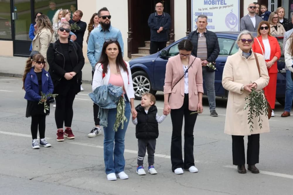 Procesija ulicama grada Požege o blagdanu Cvjetnice – Nedjelje Muke Gospodnje (FOTOGALERIJA)