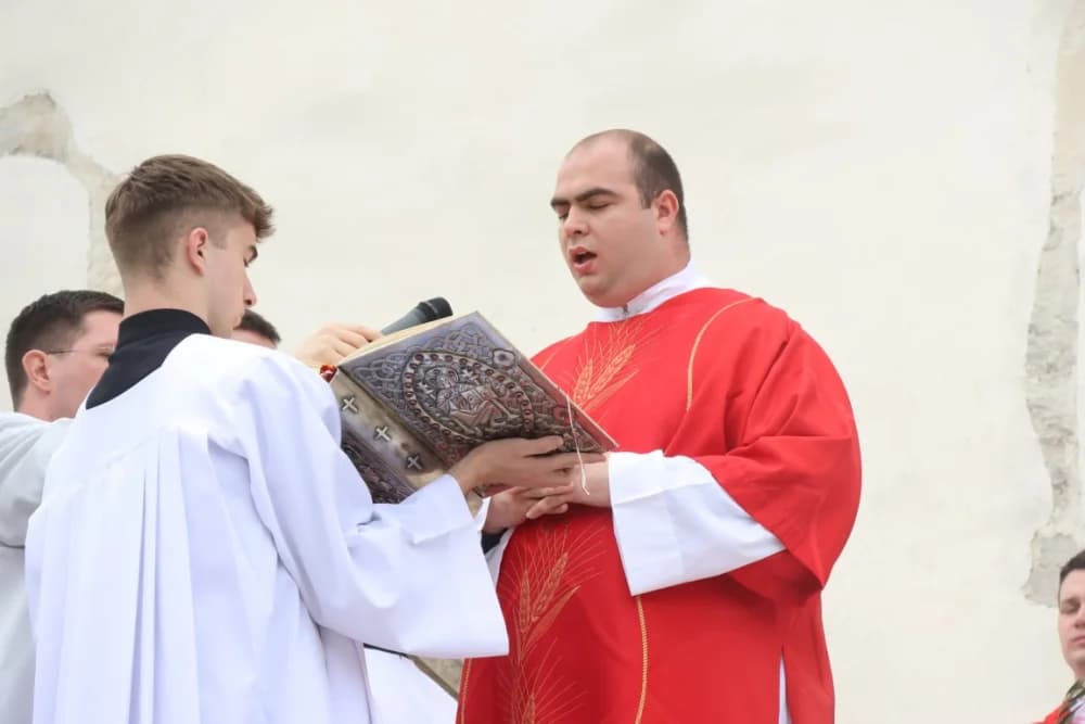 Procesija ulicama grada Požege o blagdanu Cvjetnice – Nedjelje Muke Gospodnje (FOTOGALERIJA)