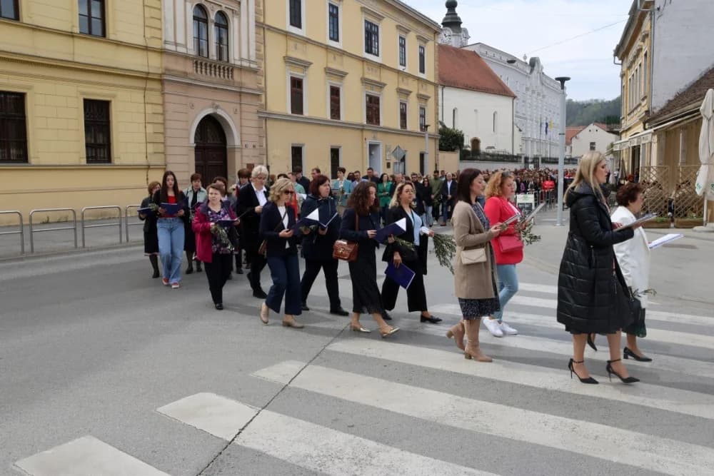 Procesija ulicama grada Požege o blagdanu Cvjetnice – Nedjelje Muke Gospodnje (FOTOGALERIJA)