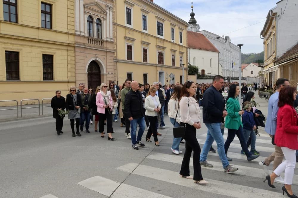 Procesija ulicama grada Požege o blagdanu Cvjetnice – Nedjelje Muke Gospodnje (FOTOGALERIJA)