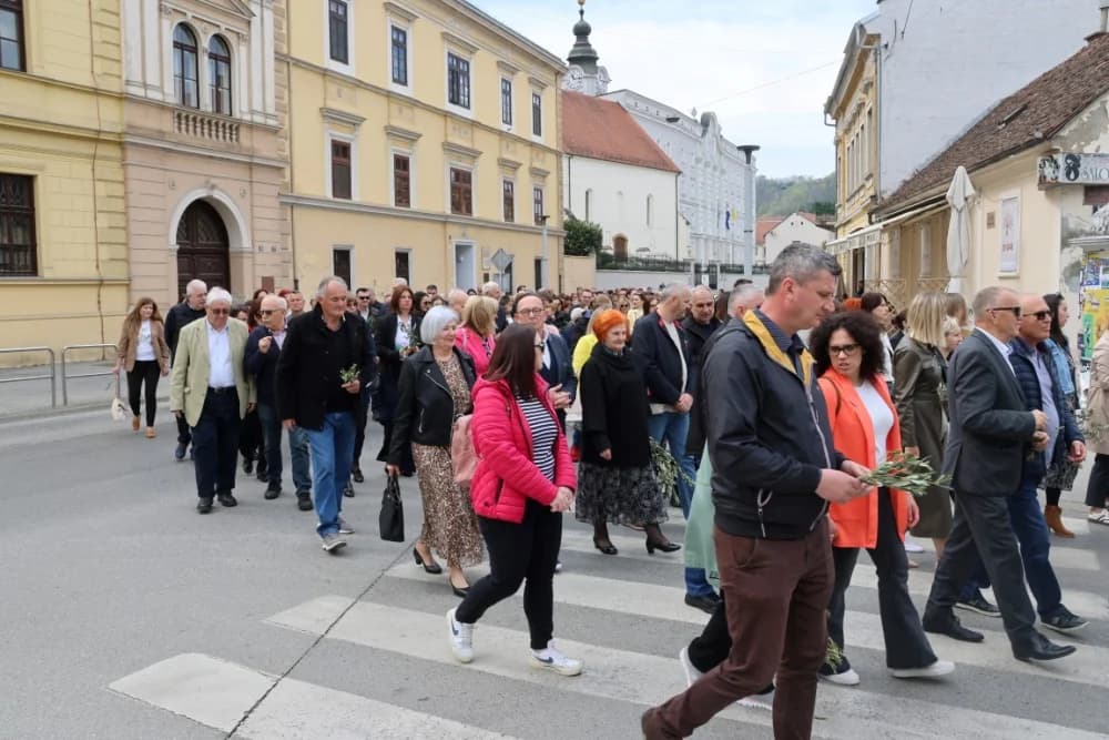 Procesija ulicama grada Požege o blagdanu Cvjetnice – Nedjelje Muke Gospodnje (FOTOGALERIJA)