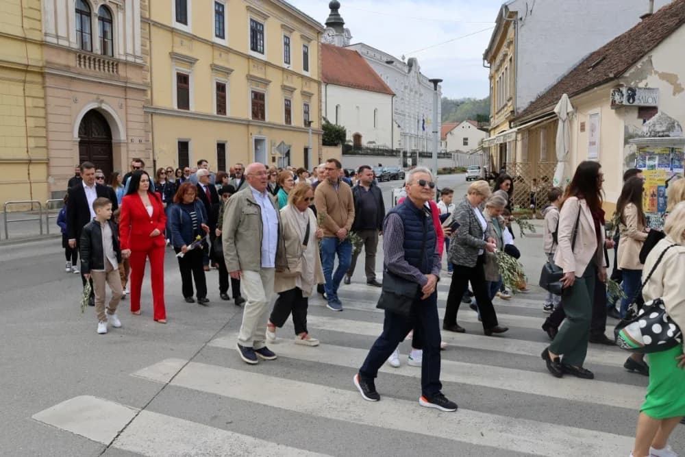 Procesija ulicama grada Požege o blagdanu Cvjetnice – Nedjelje Muke Gospodnje (FOTOGALERIJA)