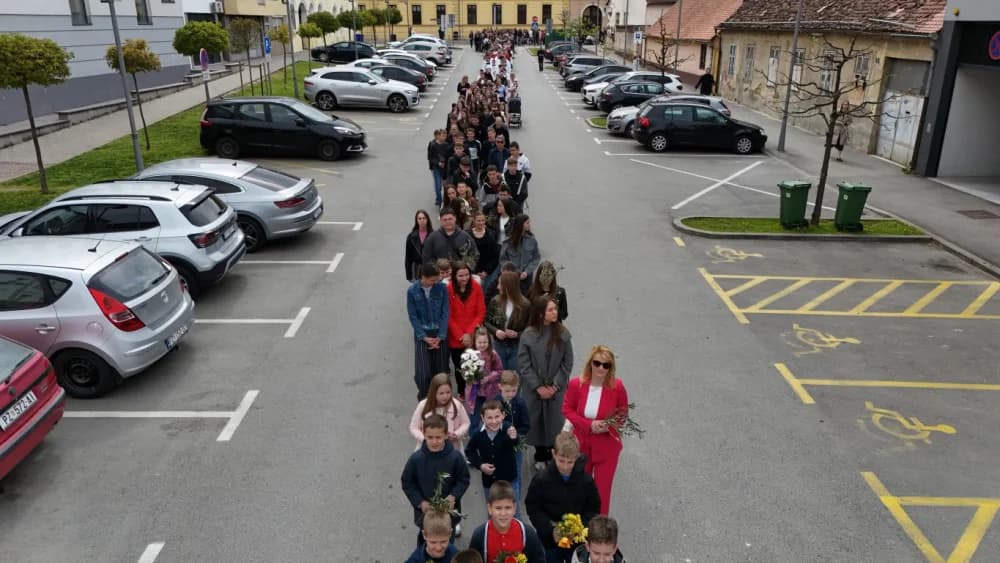 Procesija ulicama grada Požege o blagdanu Cvjetnice – Nedjelje Muke Gospodnje (FOTOGALERIJA)