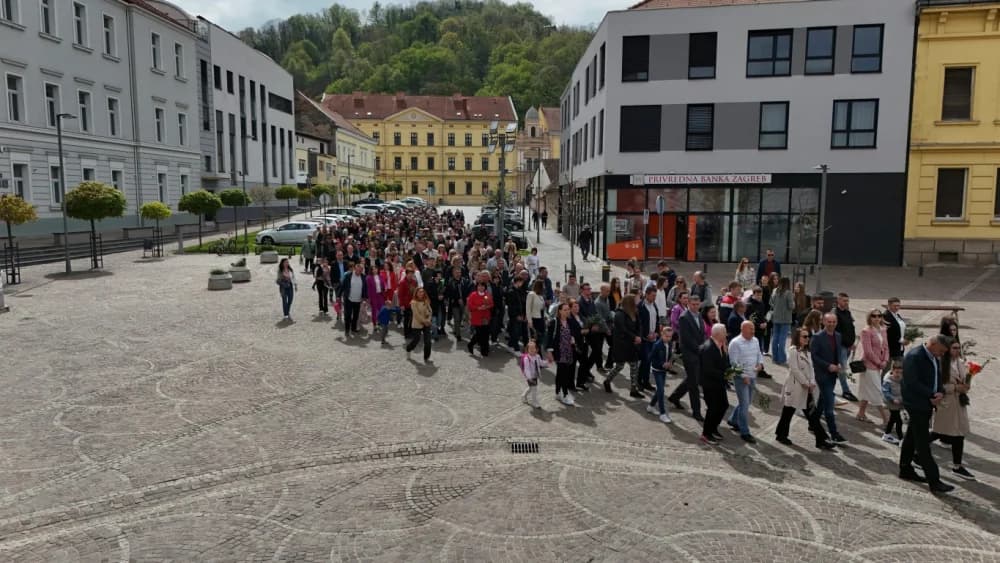 Procesija ulicama grada Požege o blagdanu Cvjetnice – Nedjelje Muke Gospodnje (FOTOGALERIJA)
