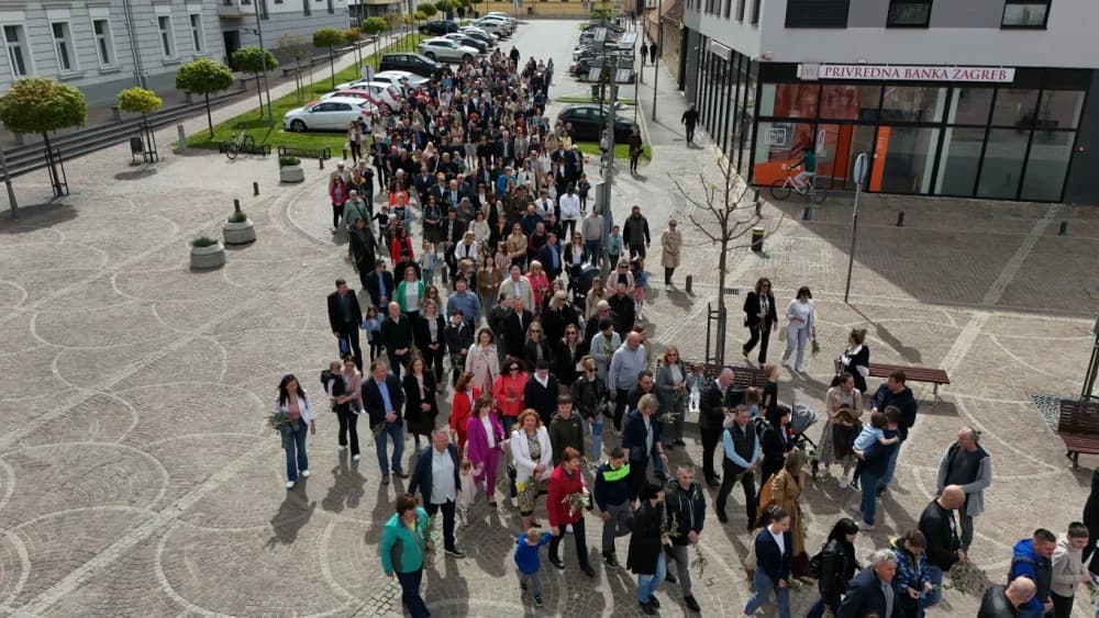 Procesija ulicama grada Požege o blagdanu Cvjetnice – Nedjelje Muke Gospodnje (FOTOGALERIJA)