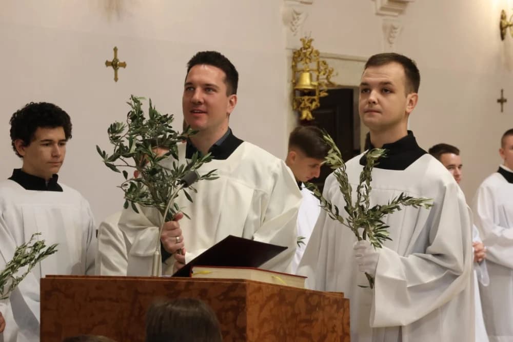 /FOTOGALERIJA/ Nedjelja Muke Gospodnje – Cvjetnica u požeškoj Katedrali