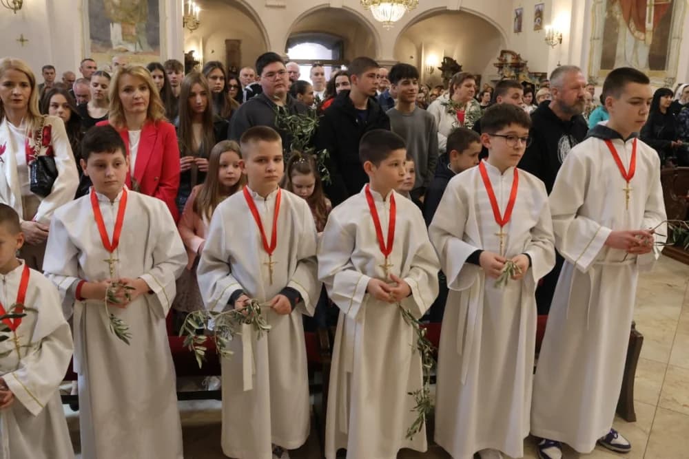 /FOTOGALERIJA/ Nedjelja Muke Gospodnje – Cvjetnica u požeškoj Katedrali