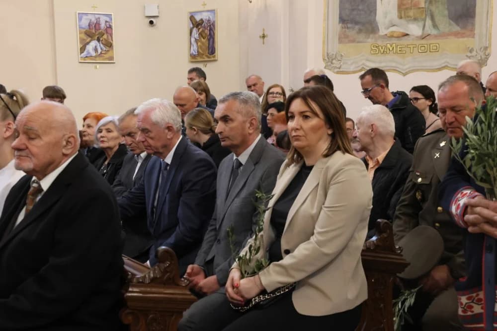 /FOTOGALERIJA/ Nedjelja Muke Gospodnje – Cvjetnica u požeškoj Katedrali