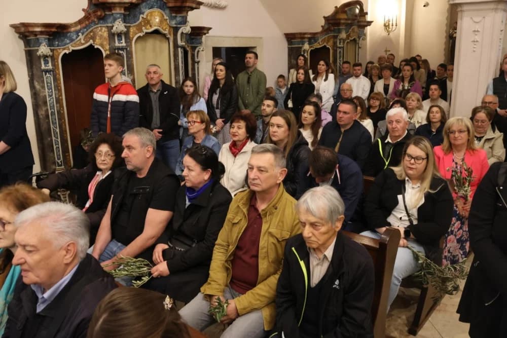 /FOTOGALERIJA/ Nedjelja Muke Gospodnje – Cvjetnica u požeškoj Katedrali