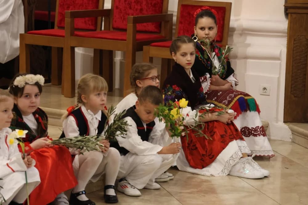 /FOTOGALERIJA/ Nedjelja Muke Gospodnje – Cvjetnica u požeškoj Katedrali
