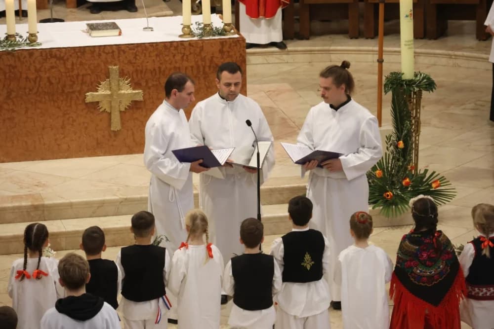 /FOTOGALERIJA/ Nedjelja Muke Gospodnje – Cvjetnica u požeškoj Katedrali