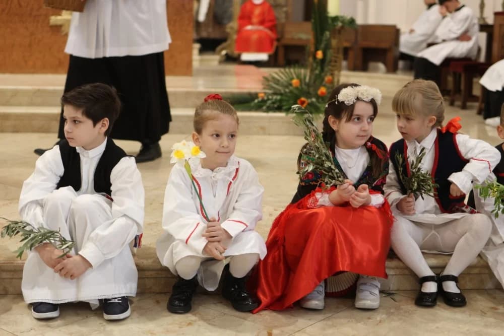 /FOTOGALERIJA/ Nedjelja Muke Gospodnje – Cvjetnica u požeškoj Katedrali