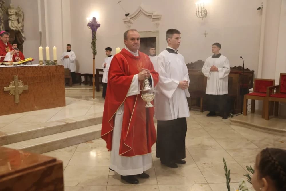 /FOTOGALERIJA/ Nedjelja Muke Gospodnje – Cvjetnica u požeškoj Katedrali
