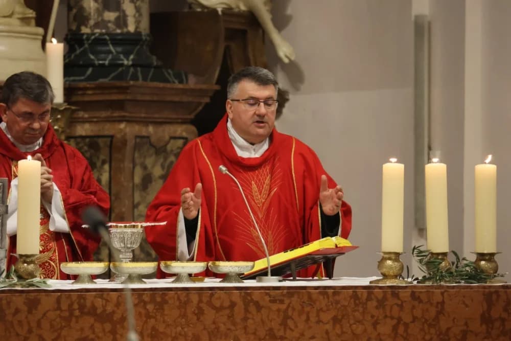 /FOTOGALERIJA/ Nedjelja Muke Gospodnje – Cvjetnica u požeškoj Katedrali