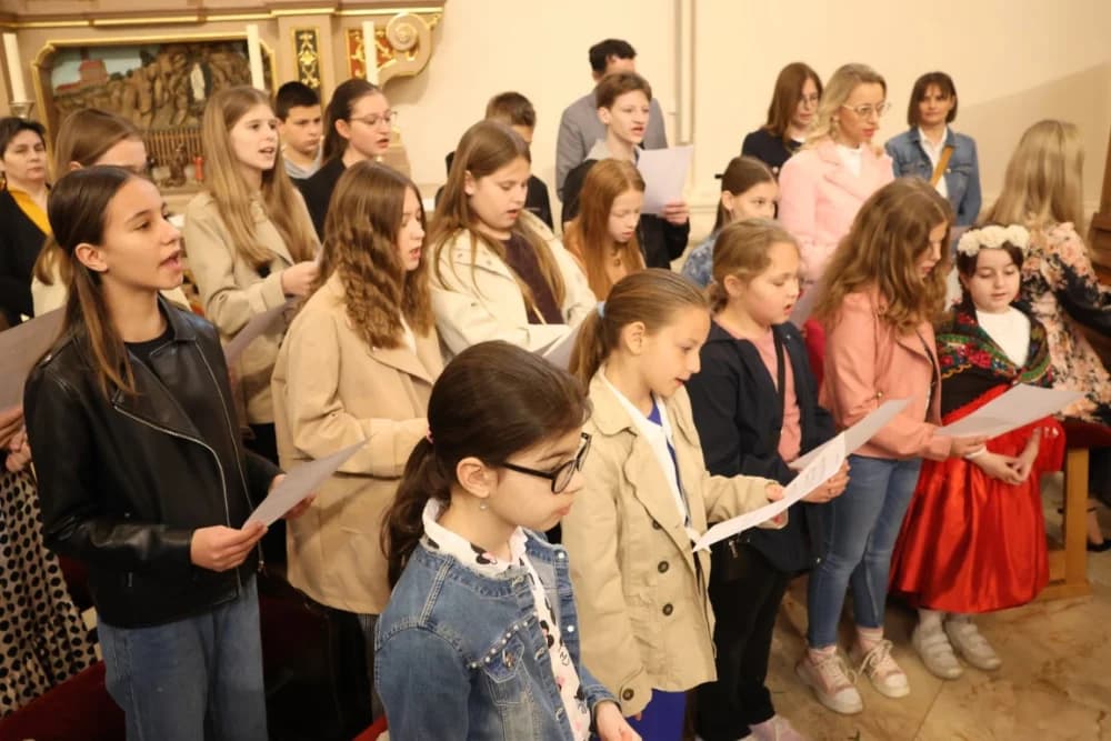 /FOTOGALERIJA/ Nedjelja Muke Gospodnje – Cvjetnica u požeškoj Katedrali