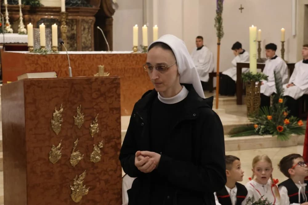 /FOTOGALERIJA/ Nedjelja Muke Gospodnje – Cvjetnica u požeškoj Katedrali