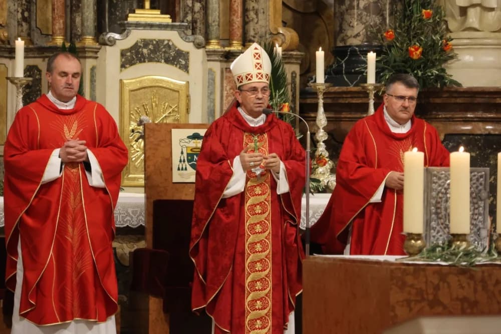 /FOTOGALERIJA/ Nedjelja Muke Gospodnje – Cvjetnica u požeškoj Katedrali
