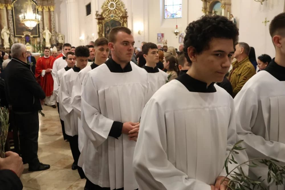 /FOTOGALERIJA/ Nedjelja Muke Gospodnje – Cvjetnica u požeškoj Katedrali