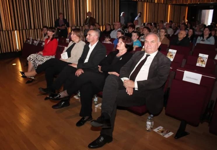 Ovogodišnji 13. županijski kulturni mozaik u Pleternici okupio brojne čuvare tradicije, običaja i kulturne baštine
