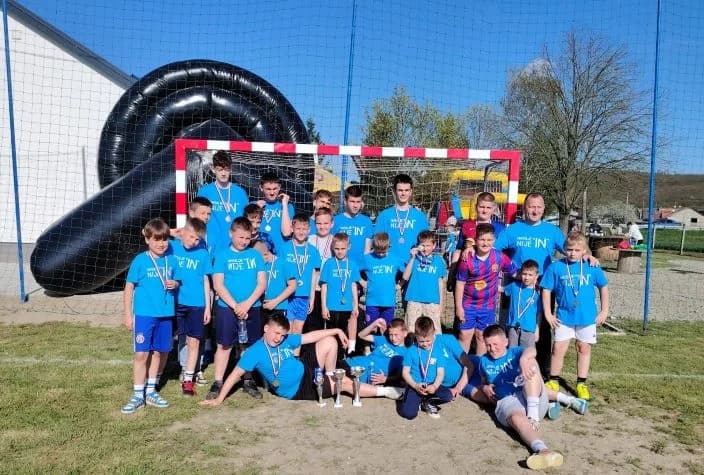 Organizirano sportsko natjecanje ʼTurnir ulicaʼ na igralištu Udruge Grbavica Pleternica
