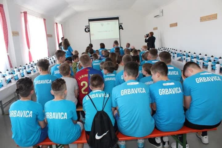 Organizirano sportsko natjecanje ʼTurnir ulicaʼ na igralištu Udruge Grbavica Pleternica