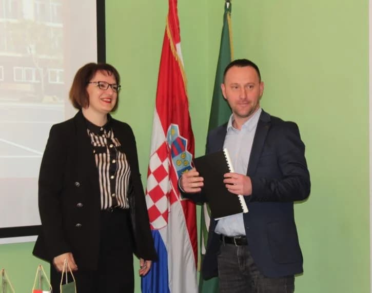 PLETERNIČKI CENTAR ZA STARIJE OSOBE: S tvrtkom „L Projekt“ potpisan ugovor o izgradnji, početak radova u svibnju