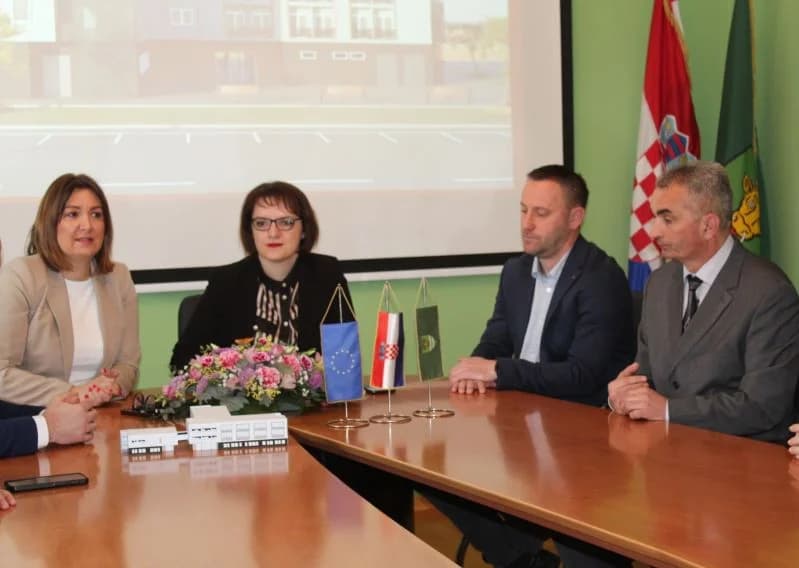 PLETERNIČKI CENTAR ZA STARIJE OSOBE: S tvrtkom „L Projekt“ potpisan ugovor o izgradnji, početak radova u svibnju