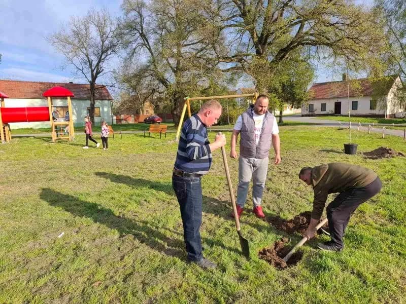 Novoizgrađeno dječje igralište u Požeškim sesvetama na radost djece i njihovih roditelja