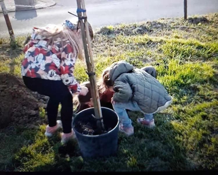 Novoizgrađeno dječje igralište u Požeškim sesvetama na radost djece i njihovih roditelja