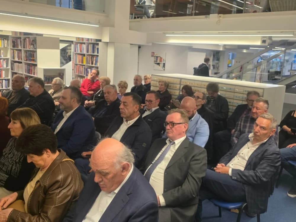 Knjiga „Bećarci“ u organizaciji Zdravka Ronka predstavljena u zagrebačkoj Knjižnici i čitaonici Bogdana Ogrizovića