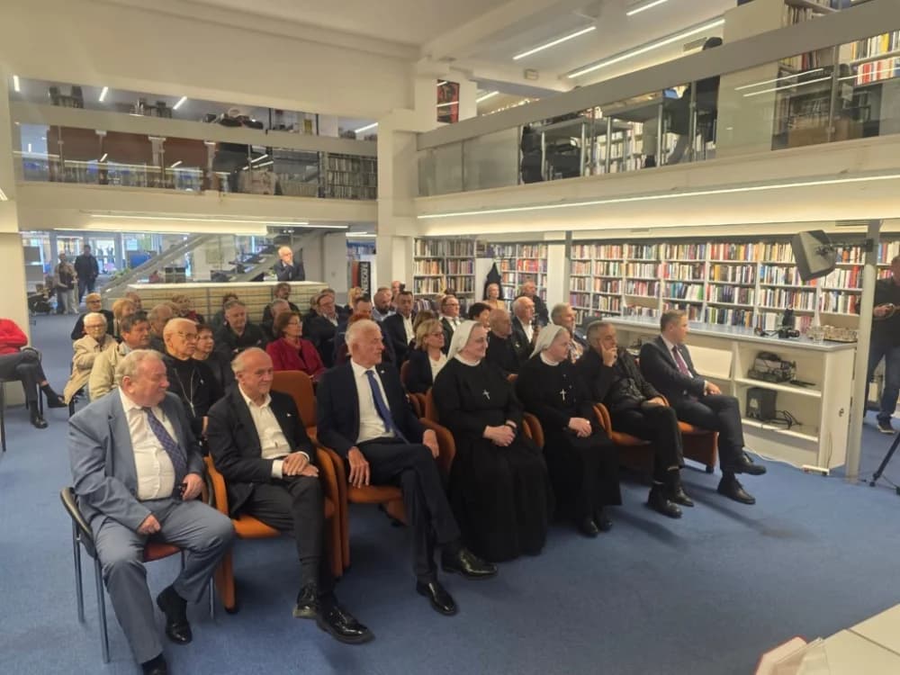 Knjiga „Bećarci“ u organizaciji Zdravka Ronka predstavljena u zagrebačkoj Knjižnici i čitaonici Bogdana Ogrizovića