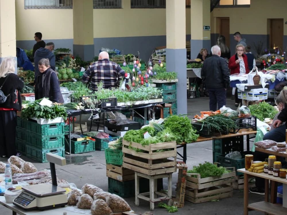Uskrsna ponuda na požeškoj tržnici