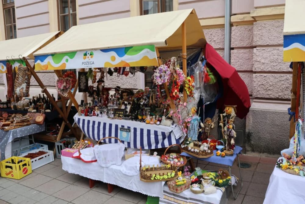 Uz požeške obrtnike političari i ove godine dijelili posne obroke