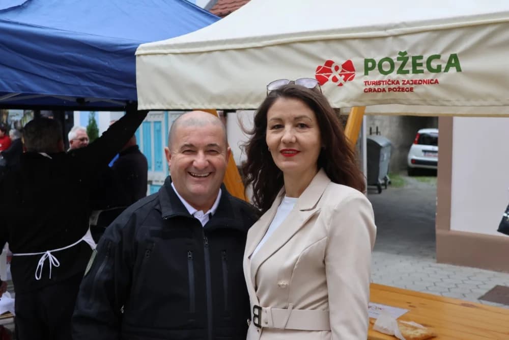 Uz požeške obrtnike političari i ove godine dijelili posne obroke