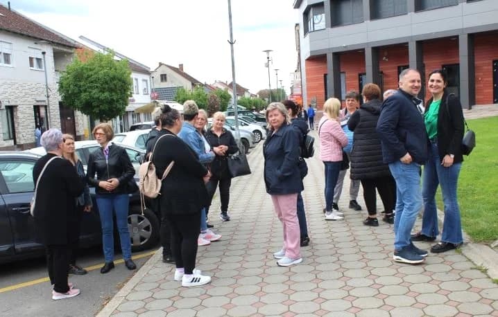 Ispred Gradske kuće u Pleternici podijeljeni tradicionalni posni obroci
