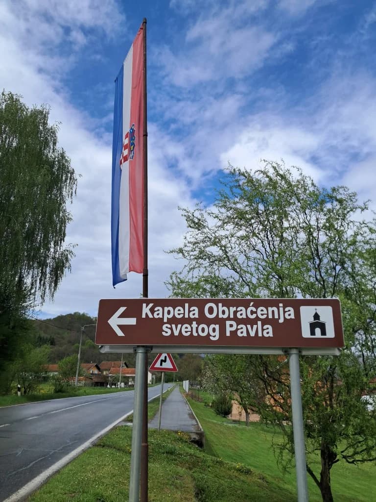 Nakon sanacije domova i gradnje nogostupa u tri sela obnovljena kapela u Pavlovcima