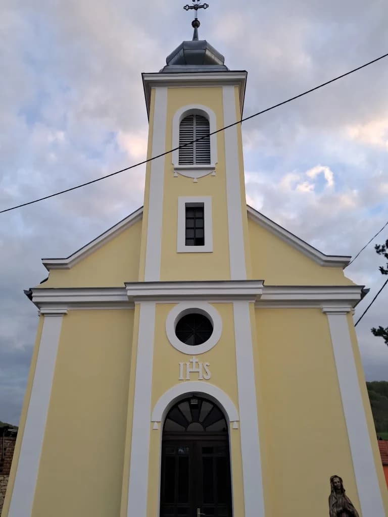 Nakon sanacije domova i gradnje nogostupa u tri sela obnovljena kapela u Pavlovcima