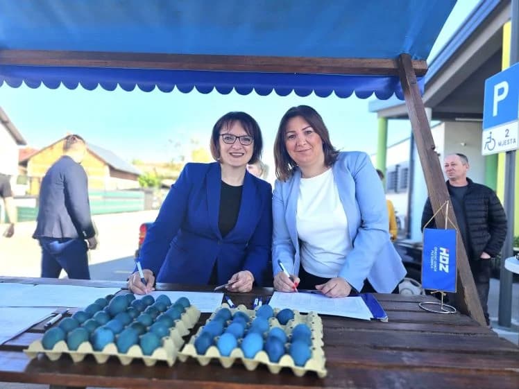 PLETERNIČKI HDZ NA GRADSKOJ TRŽNICI: Potencijalni kandidati počeli prikupljati potpise za lokalne izbore