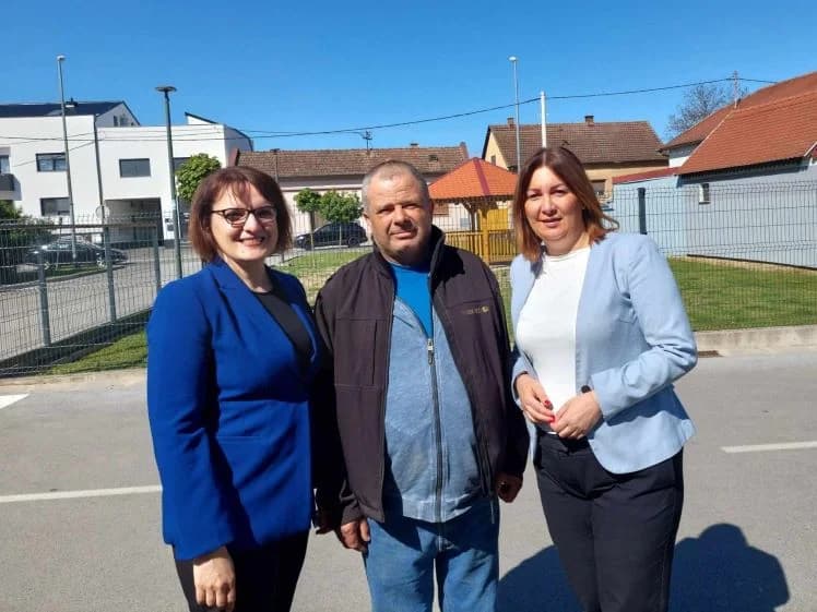 PLETERNIČKI HDZ NA GRADSKOJ TRŽNICI: Potencijalni kandidati počeli prikupljati potpise za lokalne izbore