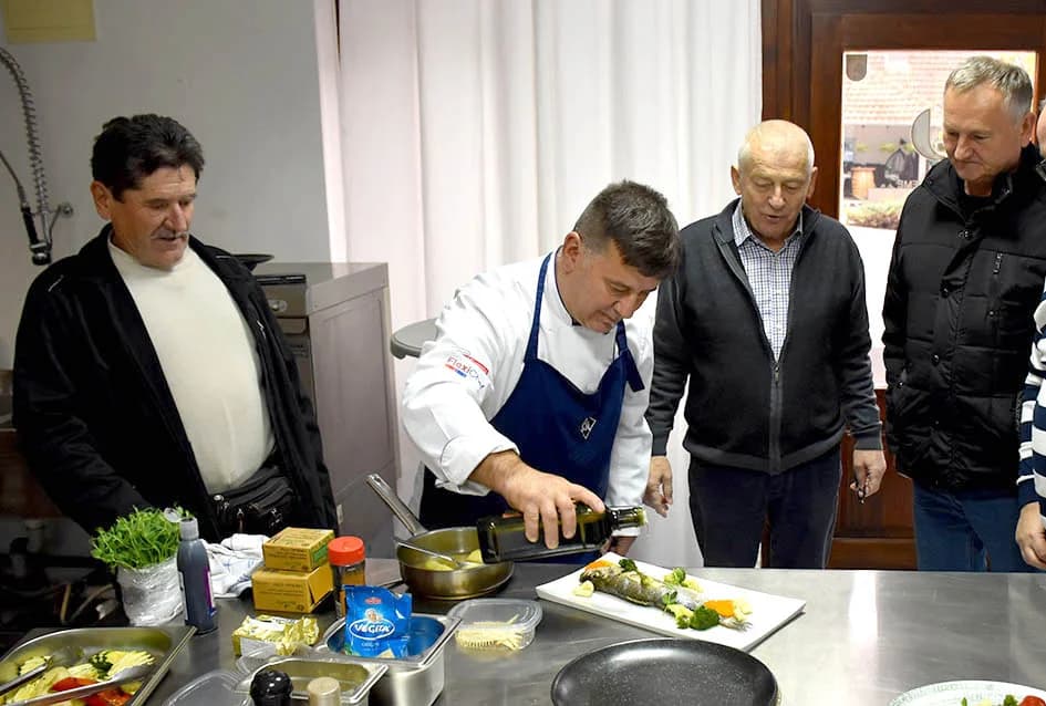 SALON  JELUŠIĆ d.o.o. IZ KAPTOLA: Predstavljena profesionalna kuhinjska oprema