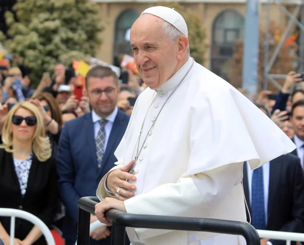Preminuo je papa Franjo
